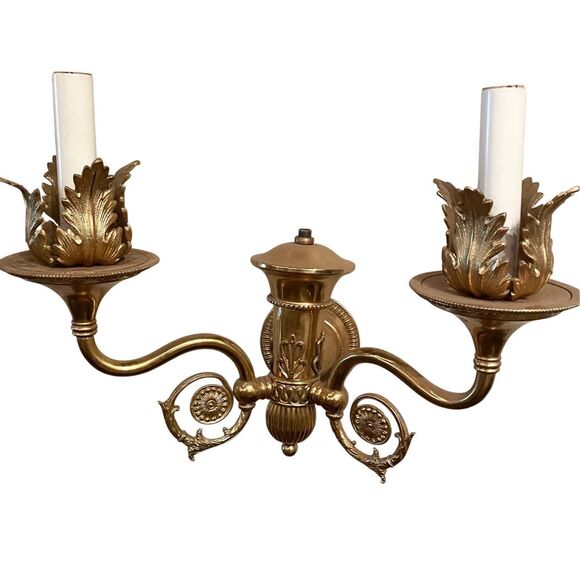Antique French Gilt Brass  Wall Sconce 2 Light Candelabra Acantus Leaf - Picture 1 of 8